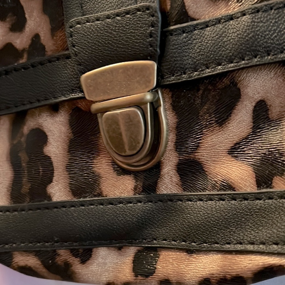 Jules & James Small Brown Animal Print Cross Body Bag Purse - Picture 4 of 6
